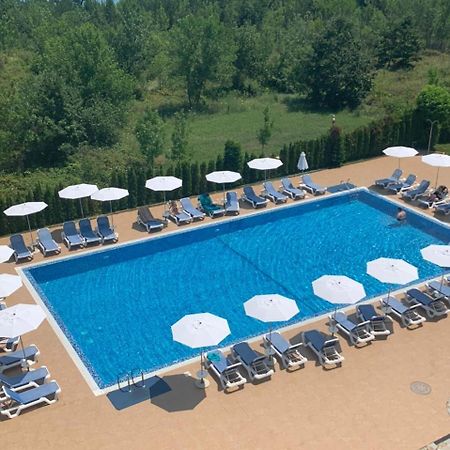 Pines Beach Resort Бяла Екстериор снимка