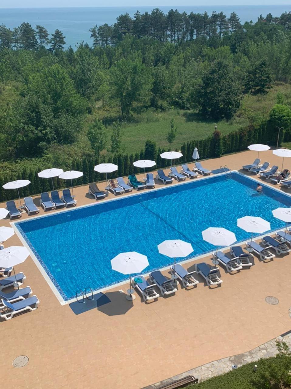 Pines Beach Resort Бяла Екстериор снимка